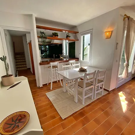 Calma 450m From The Dom wakacyjny