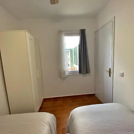 Calma 450m From The * كالا إن بلانيس