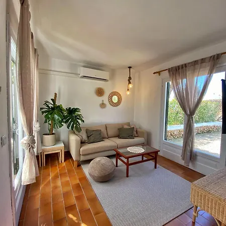 Vakantiehuis Calma 450m From The